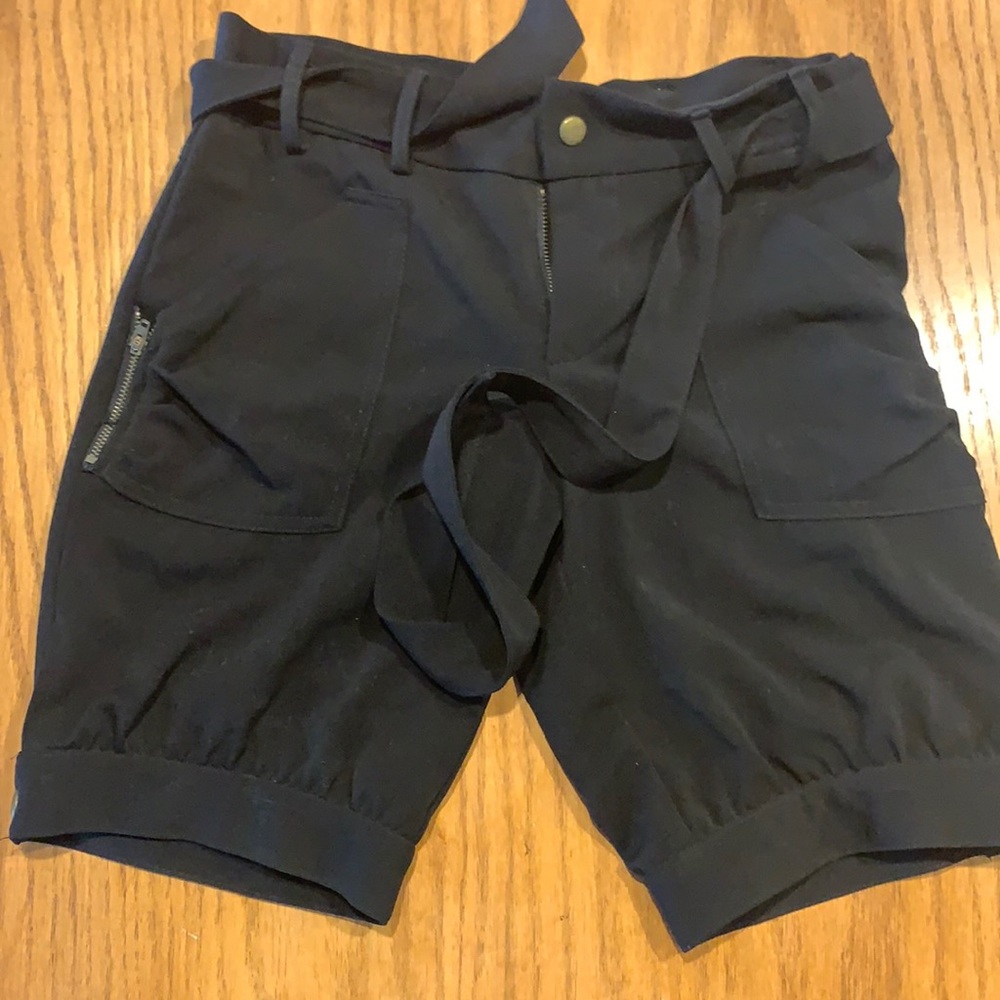 Arden B black shorts size 4